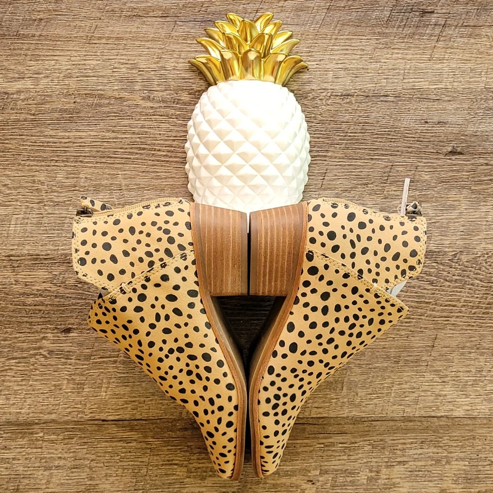 NWT! Dolce Vita Animal Print Leopard Ankle Booties - Picture 4 of 15